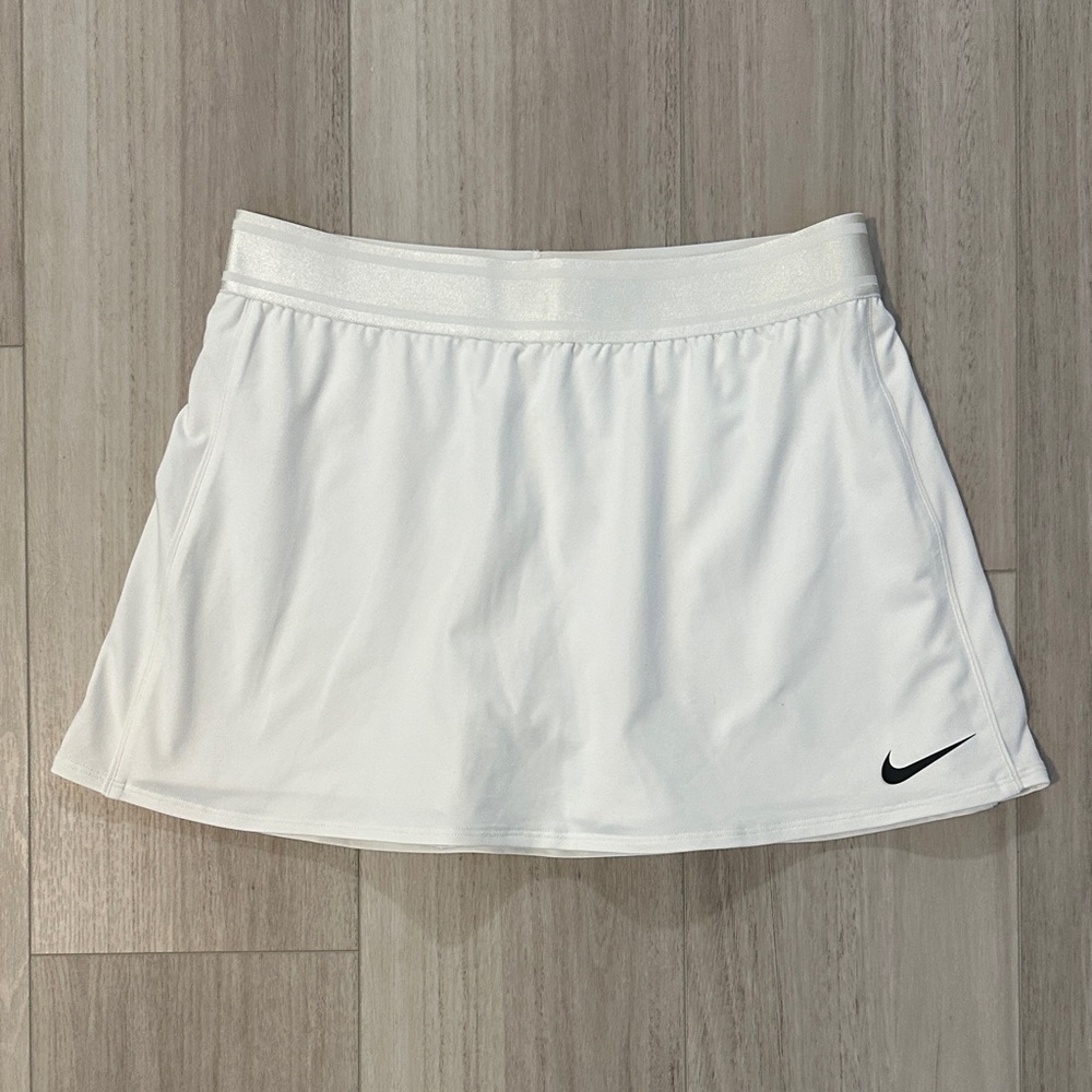 Women’s Nike Classic DRI-FIT White Court Skirt 🎾